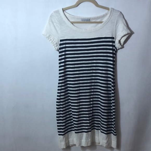 Banana Republic Dresses & Skirts - Banana Republic striped t-shirt dress